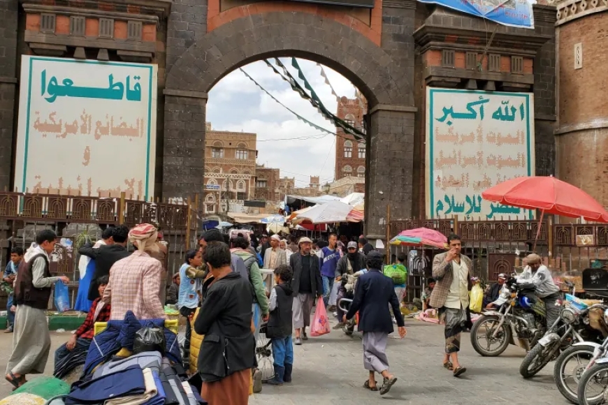 بذريعة العشوائيات.. الحوثيون يشنّون حملات قمع في صنعاء تستهدف أرزاق الفقراء والتجار
