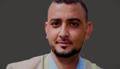"ظهر مكبلا ".. الصحفي "المياحي" يواجه مليشيا الحوثي ويتهماها بتلفيق تهم زائفة