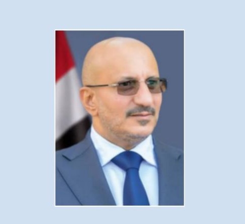 نائب رئيس مجلس القيادة الرئاسي قائد المقاومة الوطنية طارق صالح يطمئن على صحة المناضلة فائقة السيد