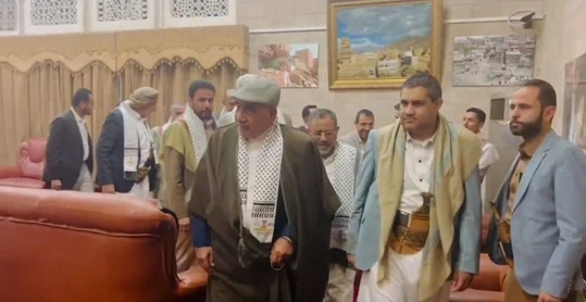 السيد عادل عبد المهدي رئيس الوزراء العراقي الأسبق يصل اليوم إلى صنعاء على الرغم من القصف الأمريكي على اليمن العزيز.