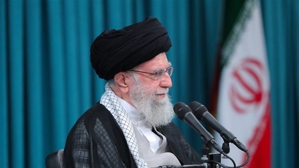 في ندائه الى حجاج بيت الله الحرام  السيد الخامنئي : أمريكا شريك حتمي في جرائم الكيان الصهيوني بغزة