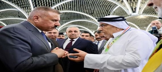 وزير الداخلية يشرف على انطلاق أولى الرحلات الجوية للحجاج نحو الديار المقدسة
