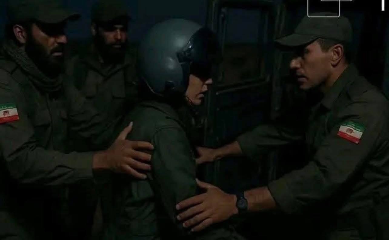 صورة متداولة لـ لحظة اعتقال قائدة طائرة الـ  F35 الصهيونية التي تم اصطيادها داخل الاجواء الايرانية