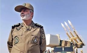 قائد الجيش الإيراني لأمريكا: ستتلقون ردًا حاسمًا