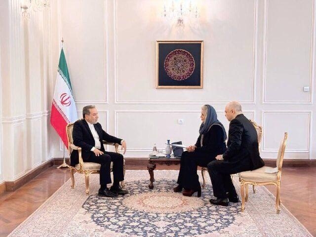 عراقچي : يجب ان تدفع امريكا تعويضات مالية لإيران عن الخسائر التي لحقت بها قبل أي حديث عن استئناف المفاوضات النووية