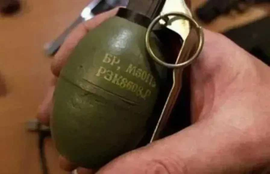 مجزرة مروعة .. مسلح يلقي قنبلة في حفل زفاف غربي اليمن ومقتل وإصابة 15 شخصًا (فيديو)