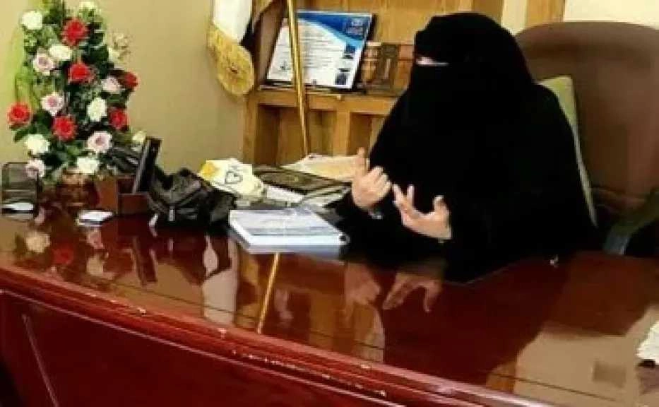 الحوثيون يواصلون المماطلة في إعادة أموال المساهمين في أكبر شركة وهمية باليمن