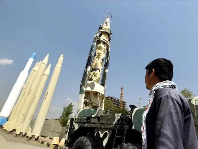 ضربة موجعة للحوثيين.. فقدان قادة القوة الصاروخية والطيران المسير ومسؤولين عسكريين من العيار الثقيل
