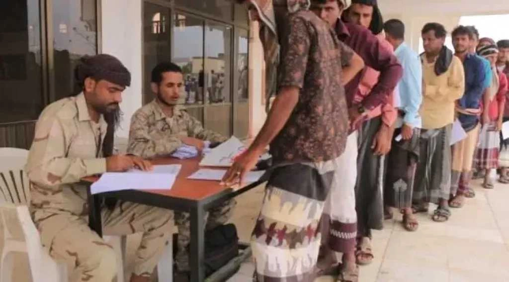 إيقاف صرف ‘‘مكرمة الملك سلمان'' لوحدات الجيش اليمني.. و‘‘المتعهد'' يكشف الجهة المتسببة في ذلك