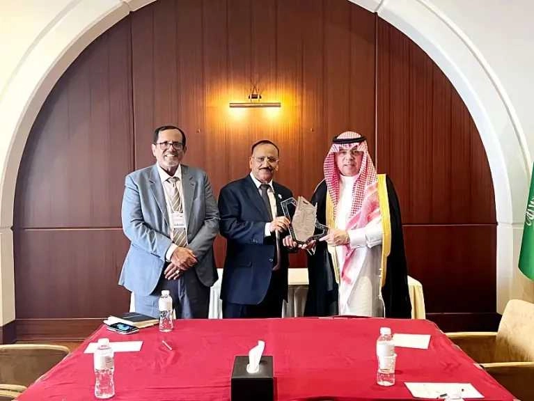 مباحثات يمنية سعودية لتعزيز التعاون في مجال الطيران المدني