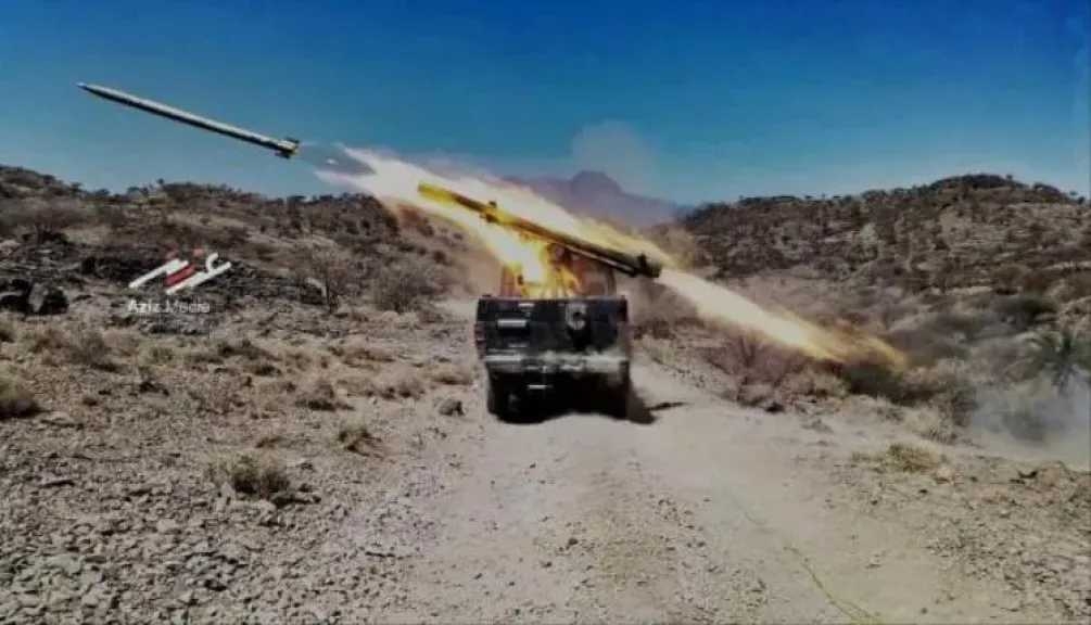 تصعيد حوثي متسارع يعيد نُذر الحرب في اليمن: استهداف لتعز وتحشيد واسع في جبهات القتال