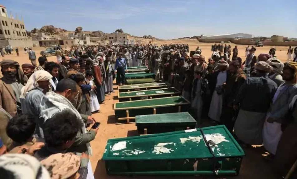 قادة الحوثي يُقتلون بصمت.. ومراسم التشييع ممنوعة بأمر 'عبدالملك'!