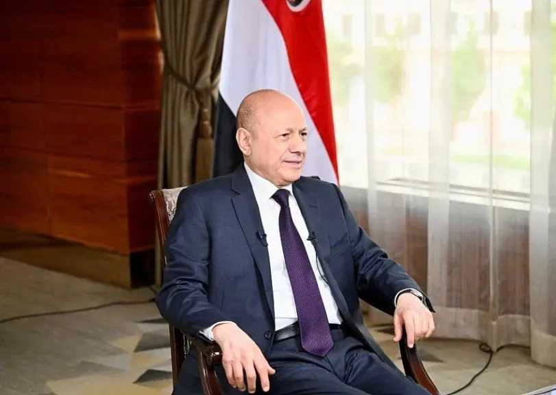 كأنها قنبلة.. تصريحات الرئيس العليمي حول تهديد الحوثي بقصف المطارات تثير موجة واسعة من ردود الفعل