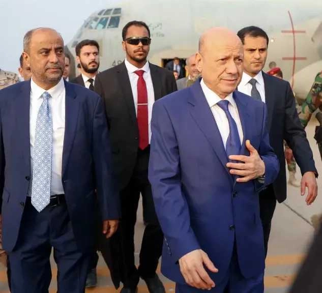 الرئيس العليمي: مستمرون في صرف المرتبات واستعادة الدولة (نص الخطاب)