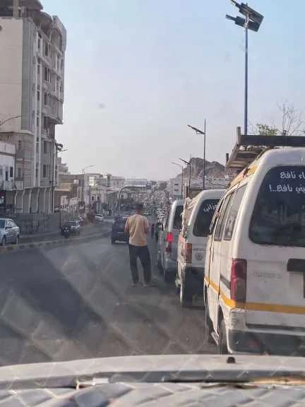 من المسؤول عن أزمة الغاز في عدن؟.. طوابير، ارتفاع بالأسعار ومحطات مغلقة