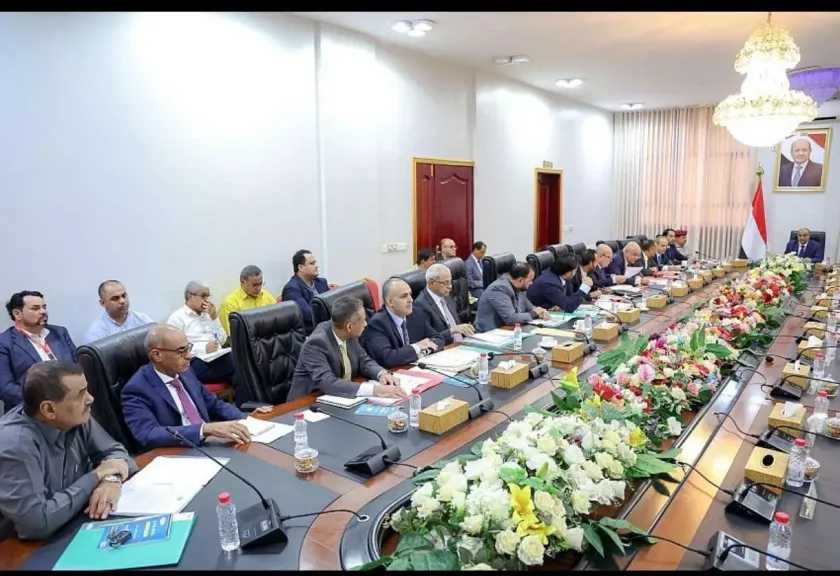 رئيس الوزراء يترأس اجتماعاً استثنائياً لمجلس الوزراء لبحث أزمة الكهرباء واتخاذ إجراءات عاجلة لتحسين الخدمة