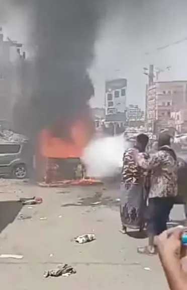 اندلاع حريق في باص نقل بتعز إثر انفجار أسطوانة غاز