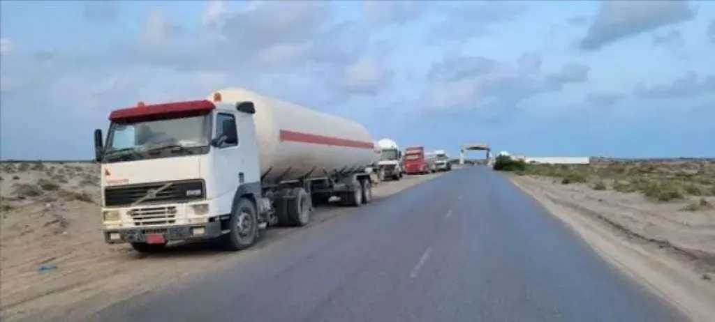 الشركة اليمنية للغاز تحذر من انهيار إمدادات الوقود جراء تقطعات متكررة في أبين