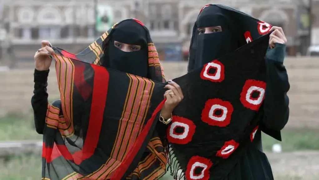 مليشيا الحوثي تفرض قرارًا يمنع النساء من السفر واستخدام الهاتف وشبكات الإنترنت وتحدد مهر العروس وتعاقب المخالفين (وثيقة)