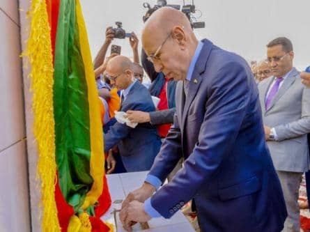 رئيس الجمهورية يضع الحجر الأساس لمشروع بناء محطة كهرباء مزدوجة بقدرة 60 ميغاوات