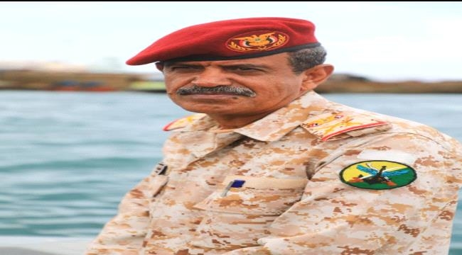 اللواء الركن مسفرالحارثي يعزي العميد الخضر الشعوي بوفاة نجلة