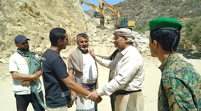 رئيس انتقالي سرار يتفقد سير العمل في مشروع طريق باتيس-رصد
