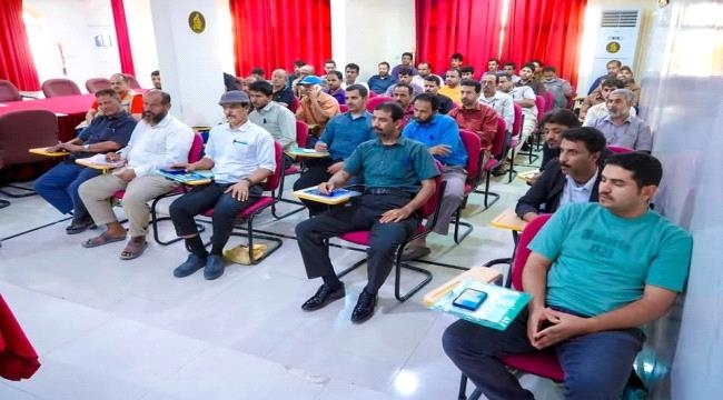شبوة.. اختتام دورة تنشيطية لـ (55) كادرًا من ضباط المرافق الصحية