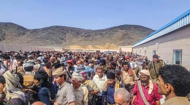 موكب جنائزي حاشد في شبوة لتشييع الشهيد حسين الهرش