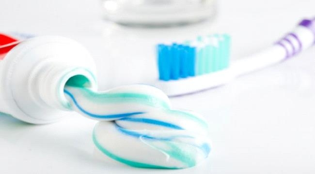تحقيق يكشف عن معادن سامة في معاجين أسنان شهيرة