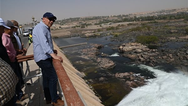وزير الري يستعرض مشروع إعادة تأهيل نظام الري في وادي نقرة