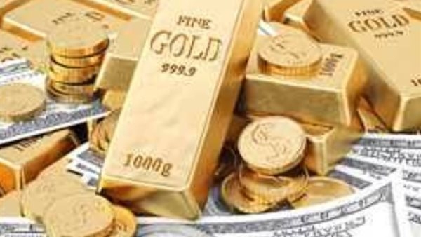 مصرفي يكشف لـ«بلدنا اليوم» عن أسباب تراجع الدولار وارتفاع الذهب