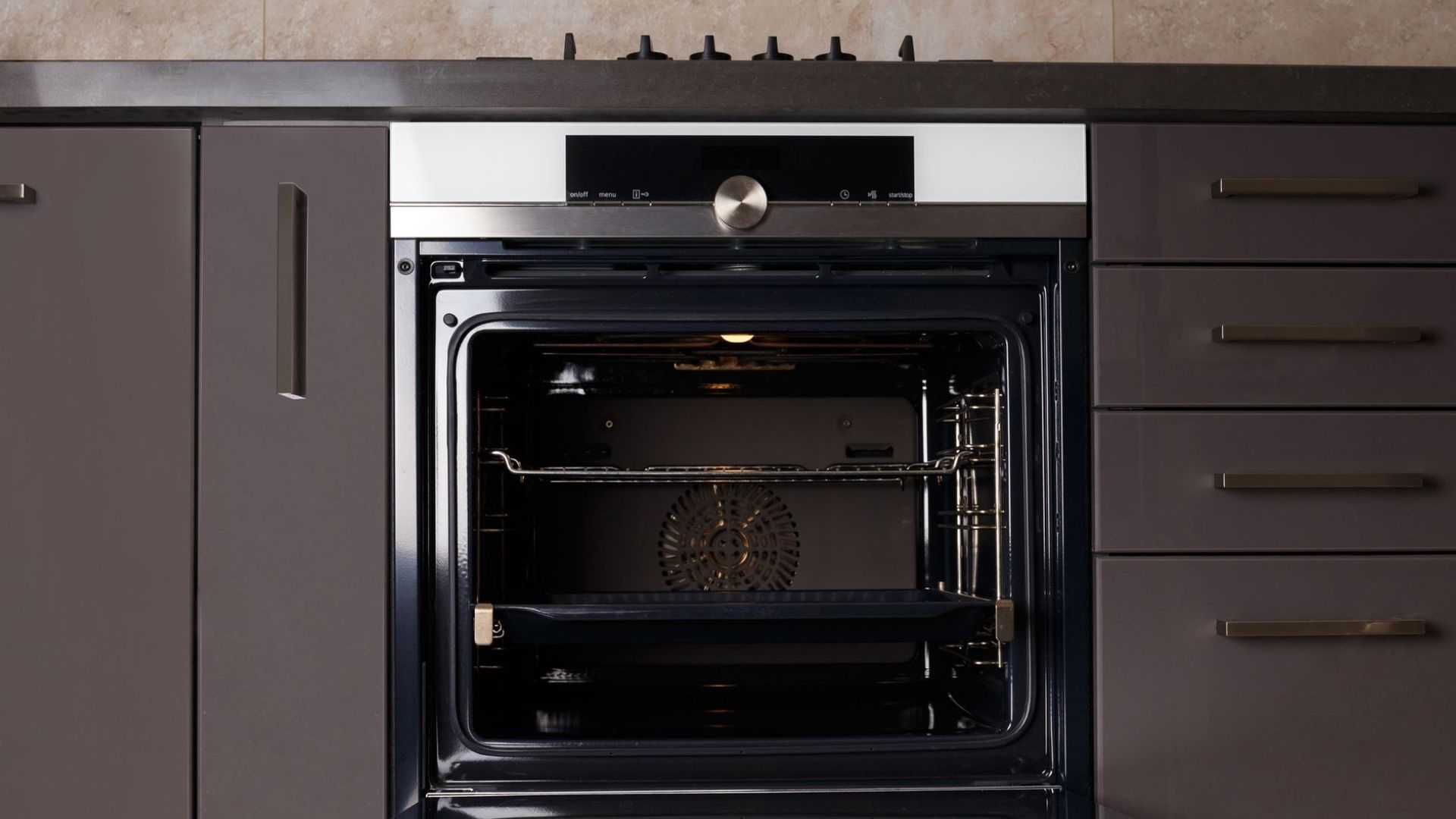 Our Guide To The Best Gas Range Ovens In Canada In 2025 (And Where To Get Them)