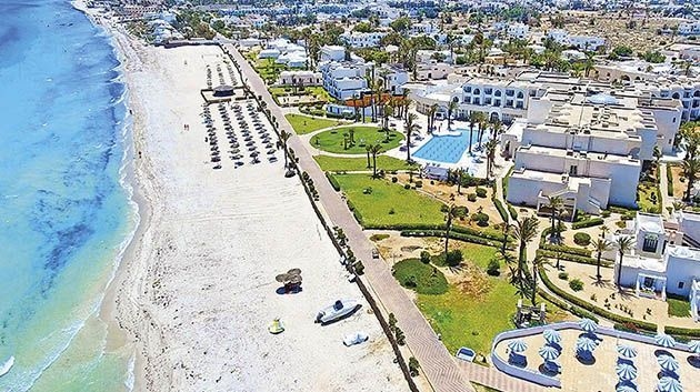 السياحة في تونس :5 ملايين زائر و 4 مليار دينار ايرادات الى حدود موفى جويلية