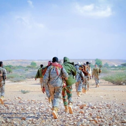 طائرات بونتلاند ومخاوف مقديشو: صراع السيطرة في وجه تمدد داعش