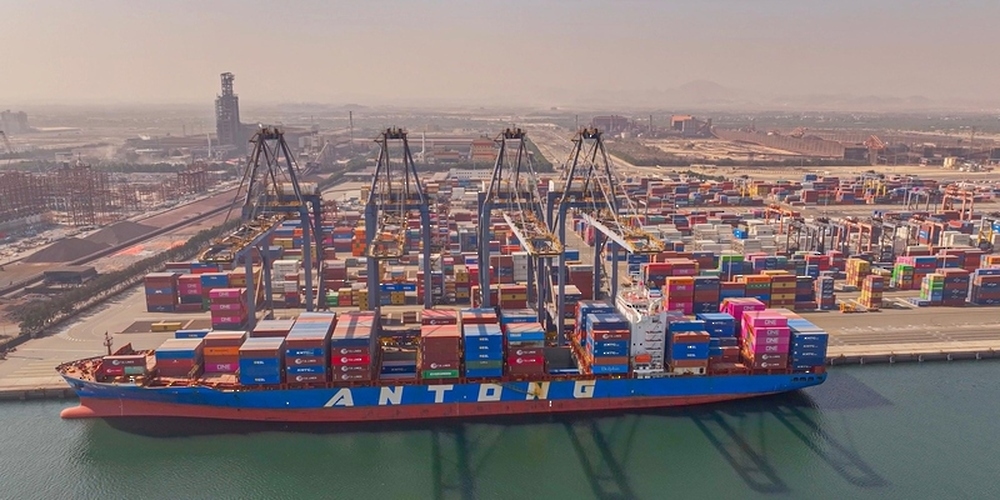 Oman's trade surplus falls 38% to RO2.4bn in first 5 months of 2025