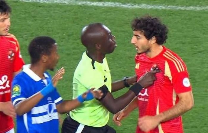 رياضة : واقعة دفع محمد هاني تشعل الغضب.. من هو حكم مباراة الأهلي والهلال؟