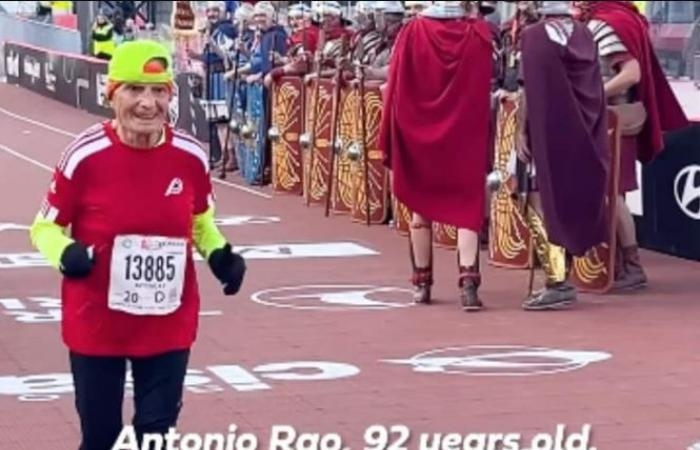 عالم المرأة : إيطالى 92 عاما يُكمل ماراثون روما الثلاثين على التوالي.. يحمل أرقاما قياسية