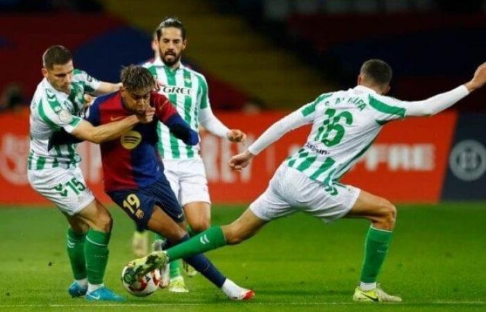 برشلونة يرفض هدية ريال مدريد ويسقط في فخ التعادل أمام بيتيس