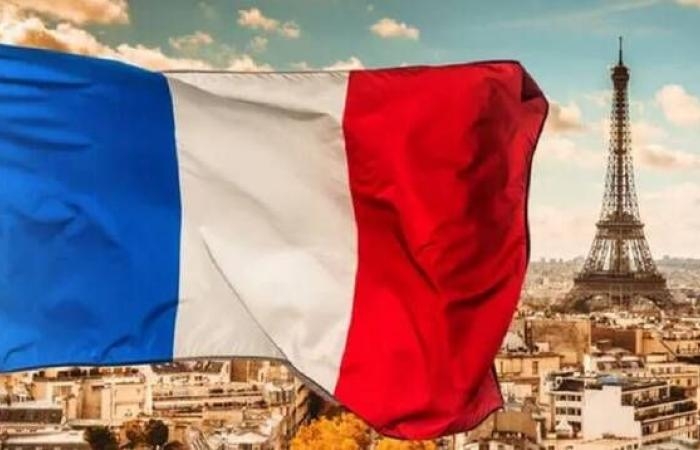 إقتصاد : فرنسا تجمد 5 مليارات يورو من الإنفاق العام