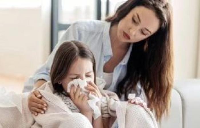 صحة وطب : مع تقلبات الطقس.. إزاي نحمي أطفالنا من النزلات المعوية وأدوار البرد