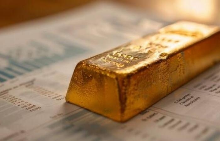 إقتصاد : الدولار يعمق خسائره والذهب يحطم مستويات تاريخية