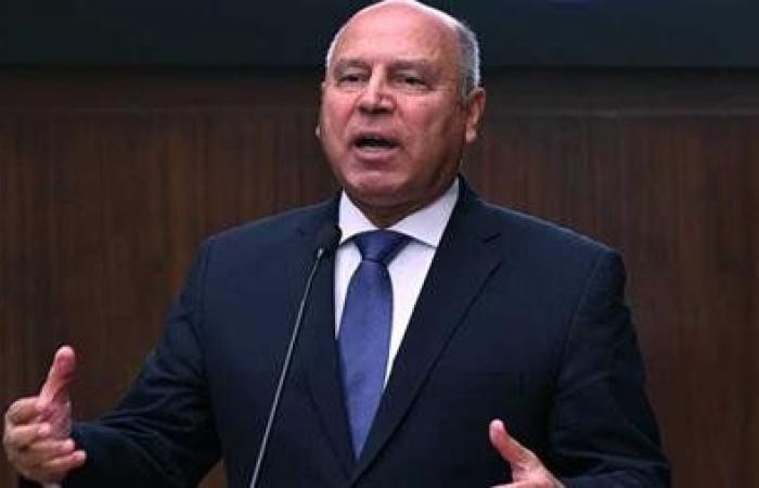 وزير النقل يتفقد الخط الثاني للقطار الكهربائي السريع