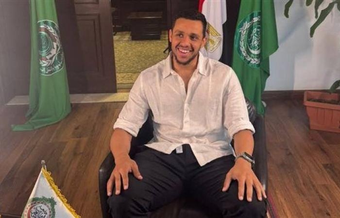 الأكاديمية العربية تحتفي بنجم الإسكواش المصري مصطفى عسل لتصدره التصنيف العالمي