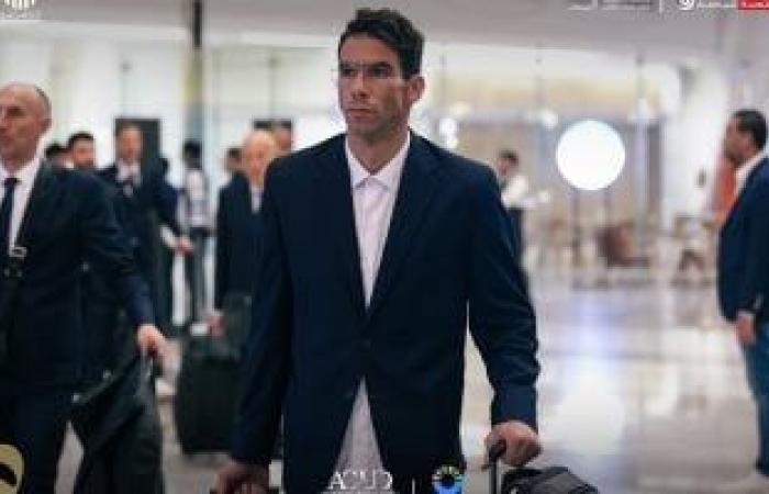 أخبار الرياضة : هل يفكر شريف إكرامي فى الاعتزال حال تتويج بيراميدز بدوري أبطال أفريقيا؟