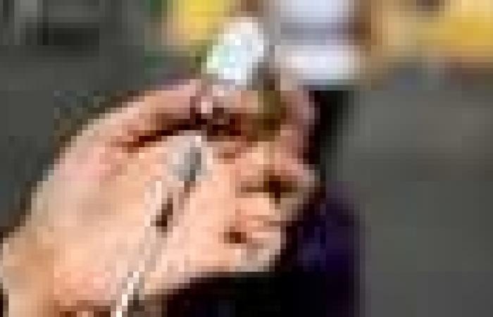 نافذة خبراء يحذرون: لقاح كورونا قد يسبب "التهابا قاتلا" في الدماغ