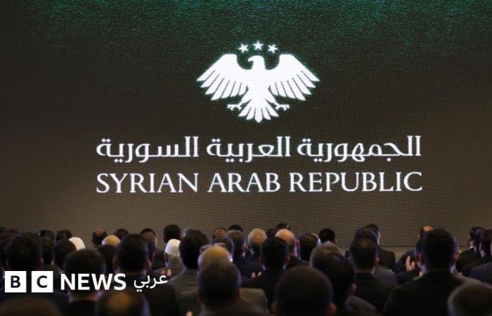 أخبار العالم : سوريا تطلق شعاراً جديداً للبلاد، فما دلالات العقاب والنجوم الثلاث؟