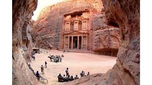 2.167 مليار دينار الدخل السياحي خلال 5 اشهر .. و595 ألف زائر في حزيران