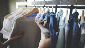مع صرف الرواتب.. تحسن نشاط قطاع الألبسة