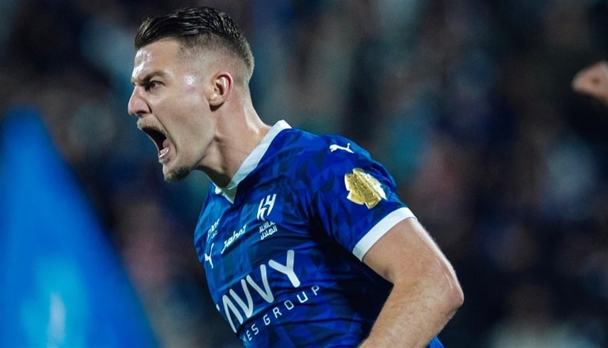 صافرات استهجان من جماهير الهلال.. وسافيتش يرد عبر "إكس"
