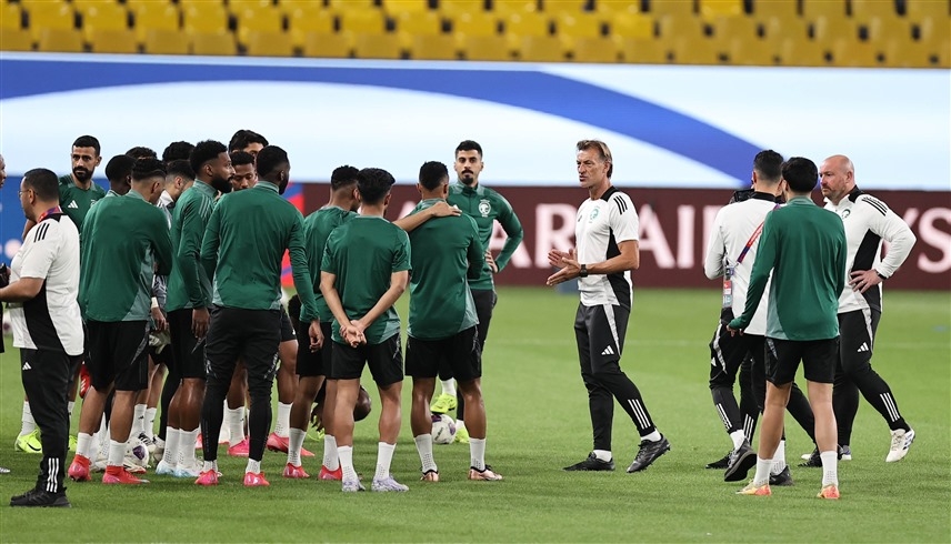 مدرب منتخب السعودية متخوف من "مرتدات الصين"
